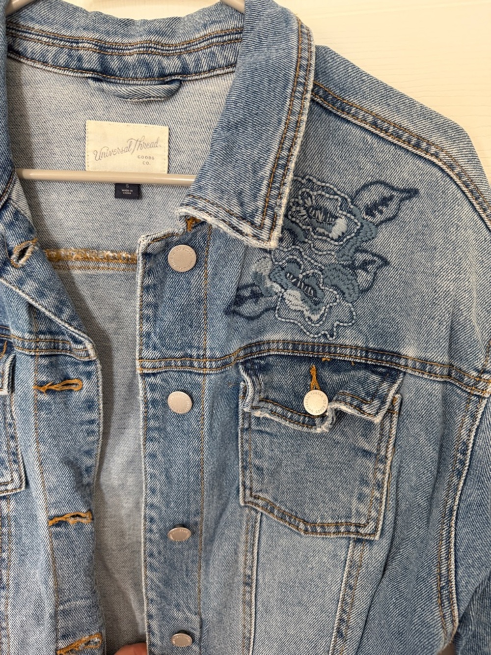 Universal Thread Light Blue Denim Jacket with Floral Embroidery - Picture 2 of 5